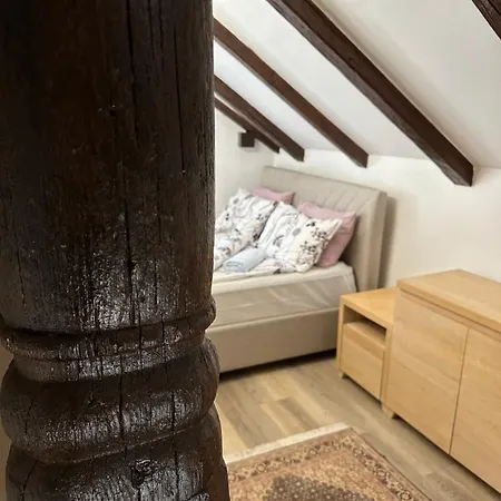 Old Town's Fairytale Apartamento